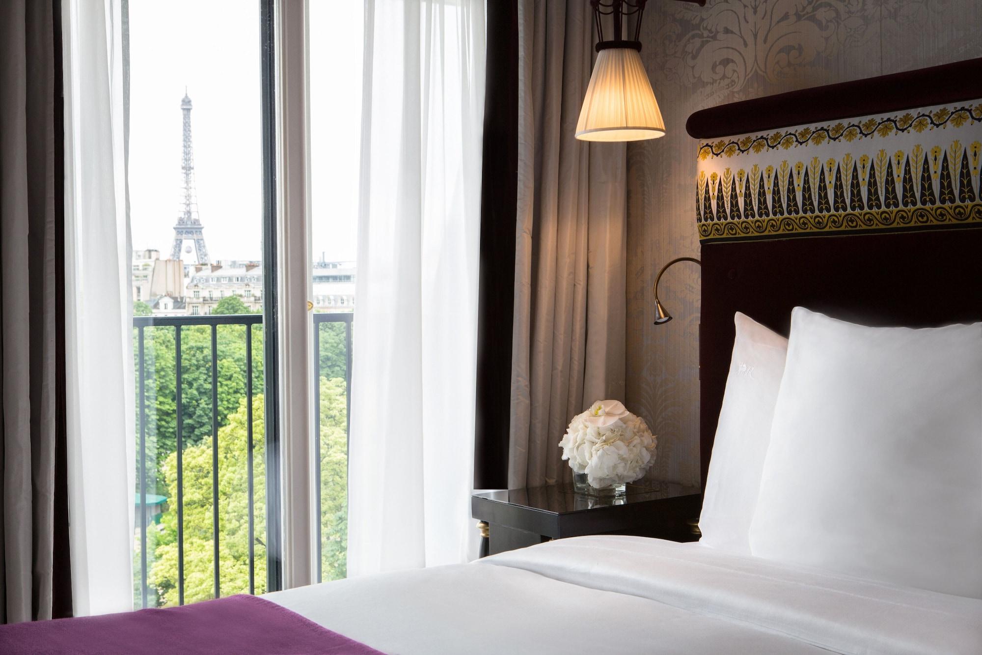 La Reserve Paris Hotel & Spa Exterior photo